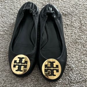 Black Tory Burch flats, gold. Size 5